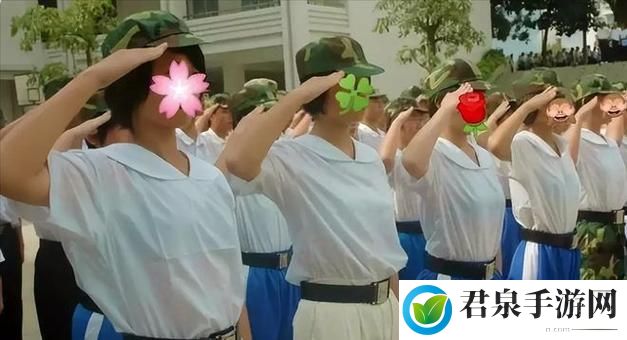 夏天校服太透了R头凸出来了