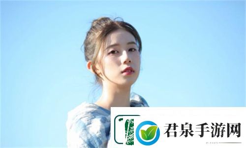 女子公交遇到咸猪手却很配合神秘微笑