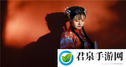 黑帮老大的女人：隐秘而坚韧的背后